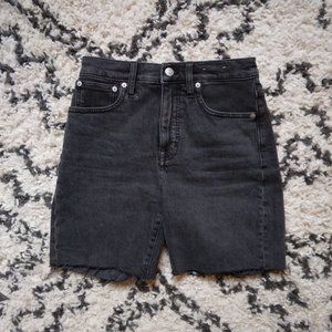 Madewell high rise mid length denim shorts size 24